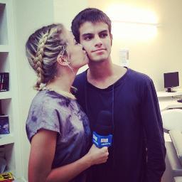 Vejo nos seus olhos seu jeito de amar, vejo no seu jeito o prazer de te amar #Since 14-10-12 ..