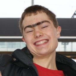 Hallo ik ben Lesley hoe werkt dit?? Huh ik snap het niet! - ik heel gelukkig met mijn lekkerding  @ursulaMCchicken ik hou van haar