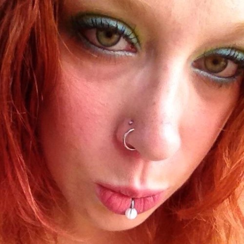 I like to have cybersex, it's an addiction of mine. :) Love to see cock pics I'm 24 and into most things. not into phone, i will not phone or text anyone!