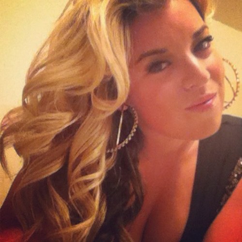 nIkKiOd17's profile picture. smile, drink, and always laugh!