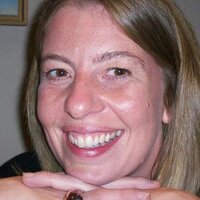 Vivienne Hoskins (@vivihoskins) Twitter profile photo
