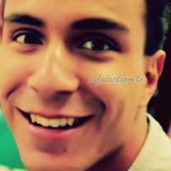 As pessoas não precisam ficar dizendo que se amam o tempo todo, basta um sorriso pra dizer tudo! Since: 09/06/12 Dona: @fernandadia1407 http://t.co/MljoKPwz