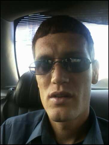 izzycnova's profile picture. skateboarding, music, and aliens