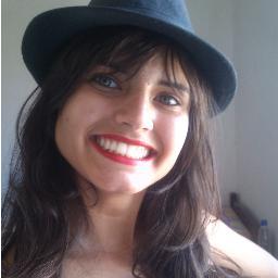 Amo a Deus acima de tudo! meu alicerce, meu porto seguro, meu chão e meu céu!