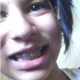 Chata, Boba e muito Cilmenta... Essa sou eu i e assin q meus amigos gostao de mim...