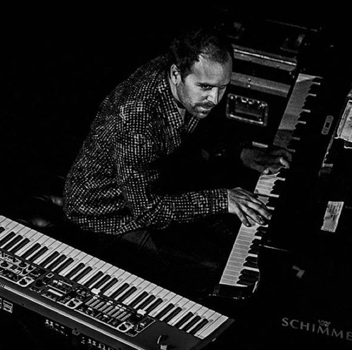 rogermaas's profile picture. MÚSIC (pianista i compositor). Profesor del Conservatori Superior d'Euskadi MUSIKENE i del Conservatori Superior del Liceu de Barcelona.