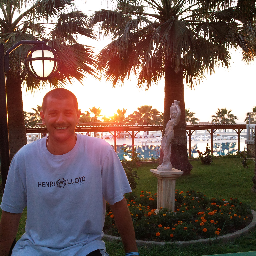 I am a full time internet marketer. Here to share my knowledge and help anyone who needs it.    http://t.co/jwAReiPa