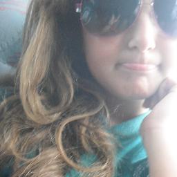 ~ x A gatinha brincalhona & animada Que vc ve na foto babý O meu geito de ser as vezes encomoda os outros mas eu nao ligo;) não ta feliz que se mate((y