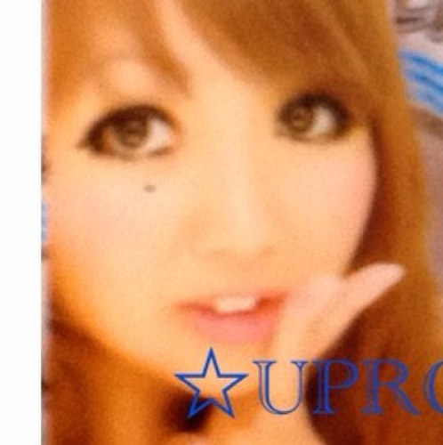 エアブラシ使って体カラ物まで何でもペイントしてます(*´∀`* http://t.co/wTxiNmEI)