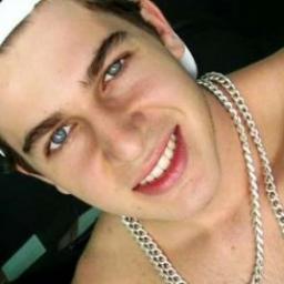 Pareço Playboy mais aqui é REP na veia ..Muleke novo que Rala*
Da máfia Armada de uma vida privadamente social aberta e rebostiada =D