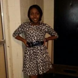 *hellokitty freak :-* 
*fashionista
* 18
*Young and living life
*Live.
*love.
*laugh. (: