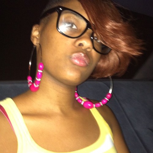 Im real &i AM A VERY COOL PERSON TO HANG around  i dont like messy people nor do i hang wit them.