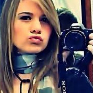 E quem sou ? Esse segredo eu não conto pra ninguém ! Vocês sabem que me adoram ! Beijinhos. A garota do blog.