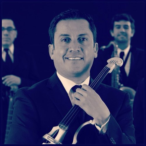 Violinista de Jazz, director de Revista Musical Entre el Norte y el Sur, empresa, Zingaro Producciones Musicales