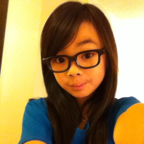 hi this is me sonia hope you follow me back and i will follow you back :)