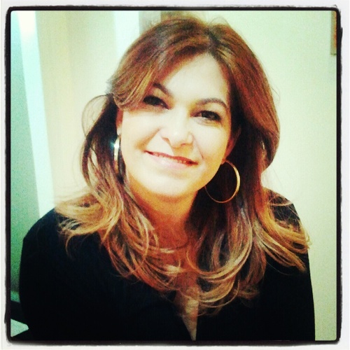 Cristã, serva e adoradora do Deus vivo, casada com Pr. Américo Natividade, mãe de Rayza,Laryssa, Samuel e vó da Clara. Pastora do ministério IVEC