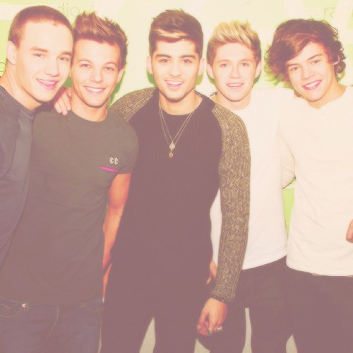 Demi and Jessica(: Posting 1D Horoscopes and Imagines Follow our personals @JessicaLynn178
