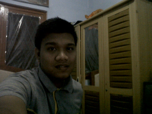 Gusland21's profile picture. Tulis n pahat kebaikan yg kita terima d atas batu .
 Tulis kebaikan yang kita berikan di atas air.