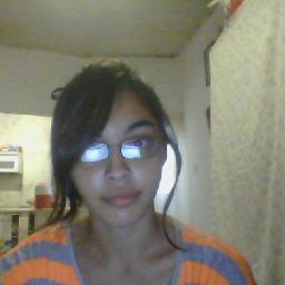 sonrie hoy porque tal vez mañana te falte un diente Jijiji :B
