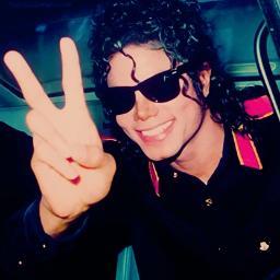 You love Michael Jackson, just follow me :)
:) I will follow you # is all for love  i love you Michael
Eres Jacksonero Simplemente sígueme follow back :D :3