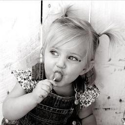 29o_o's profile picture. انها الإمارات موطن العزة والفخر والشموخ بها شعب يفدي ترابها بروحه ودمه ..رسمت في مخيلتي الولاء لك فلن أوفي قطره من بحارك أو حبة رمله من صحاريك♥فديتني اماراتية♥