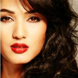 This Fan Club is for Those Who Love Sonal chauhan. If you Love Sonal chauhan, Then FOLLOW us | Admin - @ZindagiSe