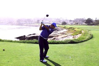 Nigropetense. Profesionista. Amante del golf.