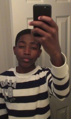 i lik cake, ice cream, brownies-without nuts, candy, girls, phones, girls,tv, video games, movies, girls, nd thaz it fo rite now