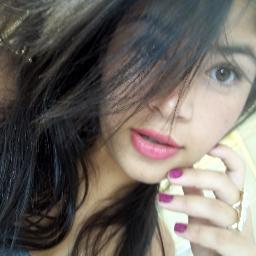 Amanda Pereira  Dantas,14 anos,jogo Basquete tenho 1,53 de altura ( KKK )  Se quiser me siga ! quem sabe  
vc fica Milionário  KKK