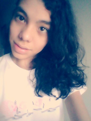 isa_primo's profile picture. Assim como existem dois lados de cada história, existem dois lados de toda pesssoa.