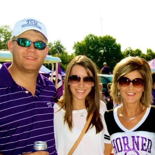 Teeyyates's profile picture. Let no one ever come to you without leaving better and happier. ~ Mother Teresa