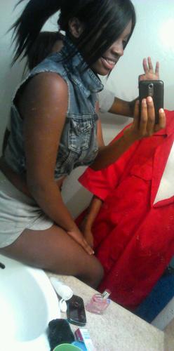' im always high * short big bootie thick AF ` head firee ° pussy good,  &D plus i stay wet  yeaaa ! follow me &d mention me  for a follow  back!
