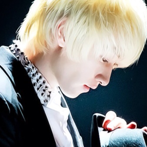 Super Junior 이혁재 bot.
Real ☞ @AllRiseSilver

Follow ′ @ / Bye ′ block
Since 1020~