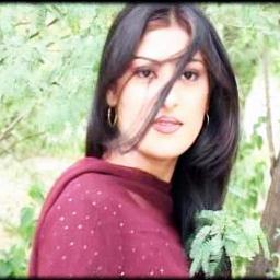 Pashto Singer , Actress, Model 






Seema Khan [ سيما ]

https://t.co/oJcJFo6O