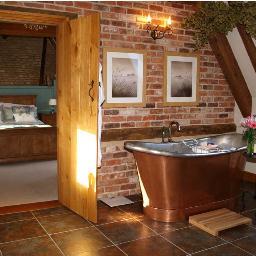 Romantic luxury FIVE STAR GOLD self-catering accommodation for couples in the heart of rural Lincolnshire. Pets welcome.