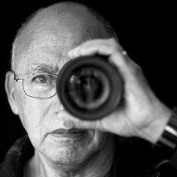 Photographer specialized in travel/culture - Myanmar, Bhutan, Nepal, Vietnam etc. (until 2012). Had to stop because of Illness of Parkinson.