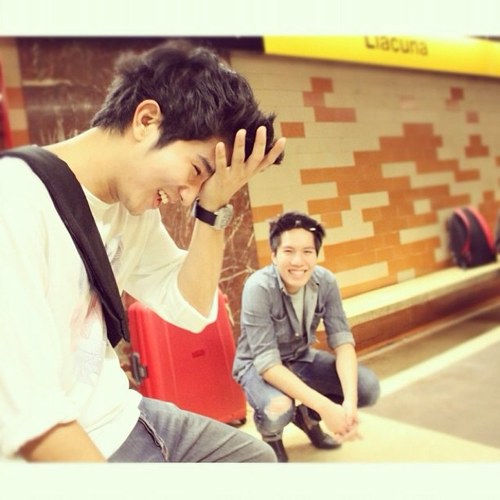 ทวิตนี้ไม่ใช่ของศิลปินตัวจริงน๊า เป็นแค่แฟนคลับเท่านั้นและเป็นแฟนคลับ KOTIC :') ชอบ @poppy_kotic ที่สุด ♥♥ ทักทายกันได้น๊า ขอบคุณที่ฟอลโล่จ้า ☺