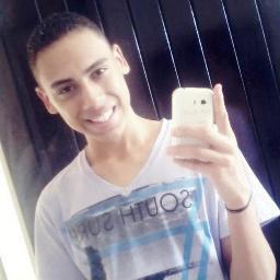 Quem sou eu?
Sou um menino maluquinho, um doido piradinho haha' sou simples mas gosto de coisas grandes, gosto de gente importante sou assim