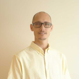 Professional Organizer & Redesign Specialist, NAPO Member and Marketing Director on the NAPO San Diego BOD. Have a look at my website for more detailed info
