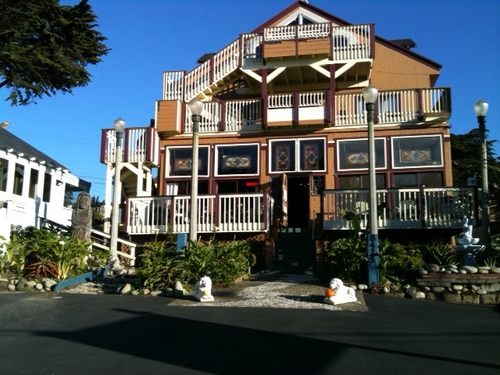 Intimate quaint seaside inn across from Montara State Beach. Close to SF/SFO. Sunsets from your deck. http://t.co/bnVtuLf3Yk