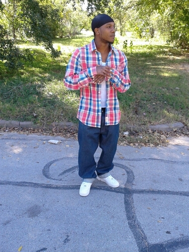 Fuck wit me I'll Fuck wit u follow bak and make my button blue Wat5 Poppin