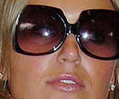 BScousewife's profile picture. why do scouse girls love their sunnies?? to hide their shiners of course!!
tongue in cheek...if i dont laugh i'l cry n thats no good for me lashes!!