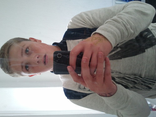 Heyy I am Kyle I'm 14 love biking and love rugby dont mind football but am a pure rugby head I follow back :) pain is temporary pride is perminant(y)