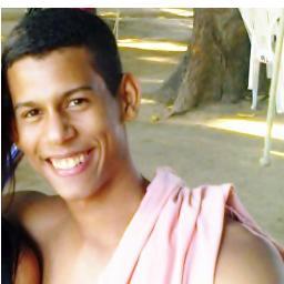 x 18 Anos ;~Flamenguista ;D cursando 3 ano ensino médio...