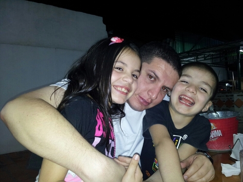 Económista, padre de 2 hermosas criaturas, Cerrista, Paraguayo y Colorado