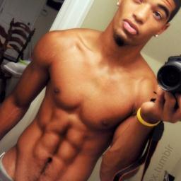 Im single & im 20 lookin for a good ass relationship