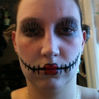 AVON sales leader, house wife and mother :) also Wife to @al_parpworth.