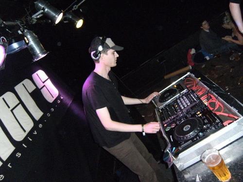 House music and D&B DJ/producer. mixcloud link below. music is life|truth|infinite consciousness|love|liberty :)