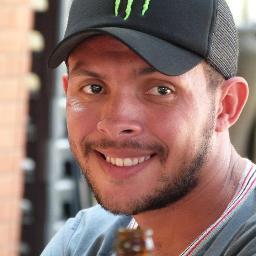 É preciso amar as pessoas
Como se não houvesse amanhã
Porque se você parar pra pensar
Na verdade não há.