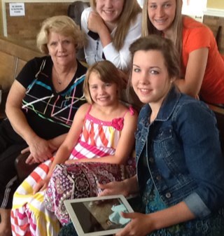 UnnerstallKaren's profile picture. 